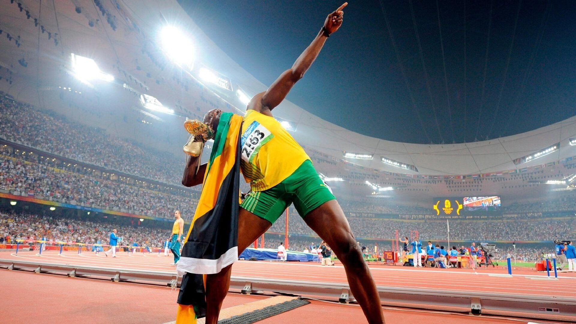 日本NHK特别报道：伊朗球员雪地控球如舞者，伊朗大雪